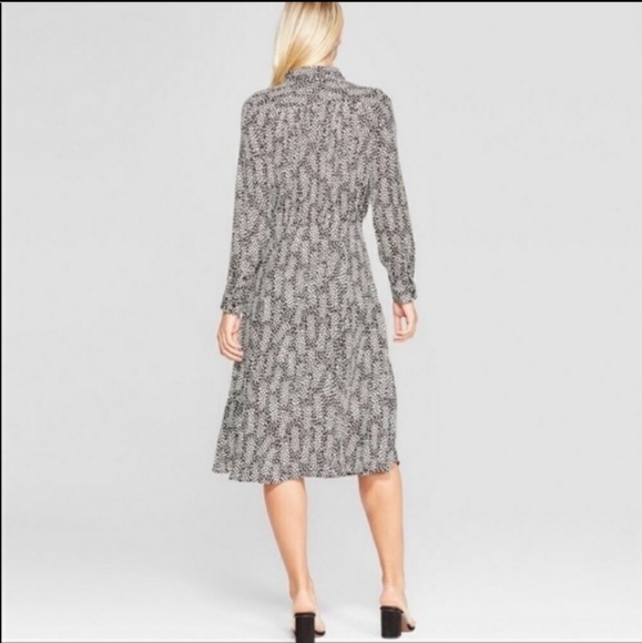 FREE WITH A $35 ⬆️ PURCHASE!! Who What Wear Domino Dot Long Sleeve Dress - Picture 2 of 4